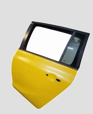 Opel Zafira C Rear door