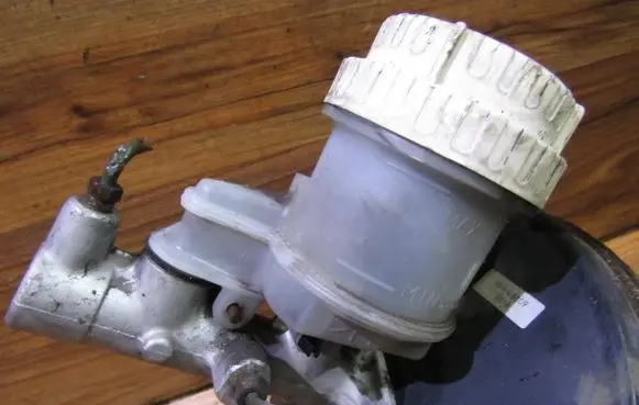 Mitsubishi Colt Master brake cylinder
