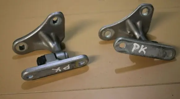 Mercedes-Benz C W203 Front door hinge set 