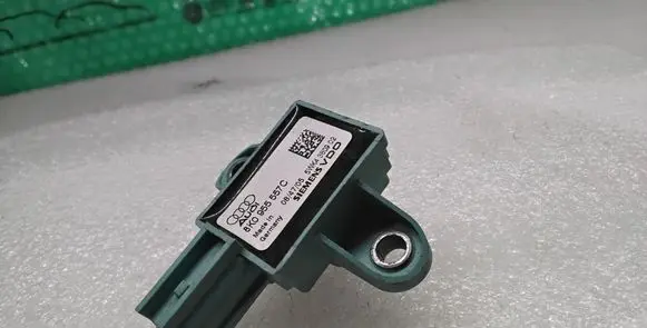 Audi A4 S4 B8 8K Airbag deployment crash/impact sensor 8K0955557C