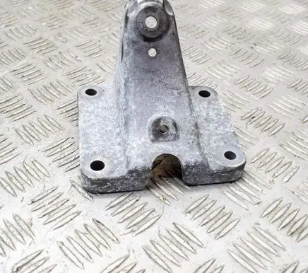 Jaguar XF X250 Engine mounting bracket 8W836037AA
