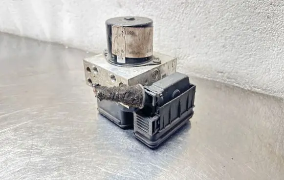 Opel Insignia A ABS Pump 13328651