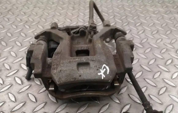 Lexus ES 250 - 300 - 330 Rear brake caliper