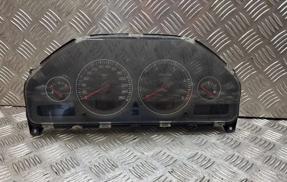 Volvo XC90 Speedometer (instrument cluster) 69594830T 30746101 8602890