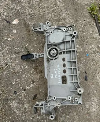Volkswagen PASSAT B7 Front subframe 3C0199369H