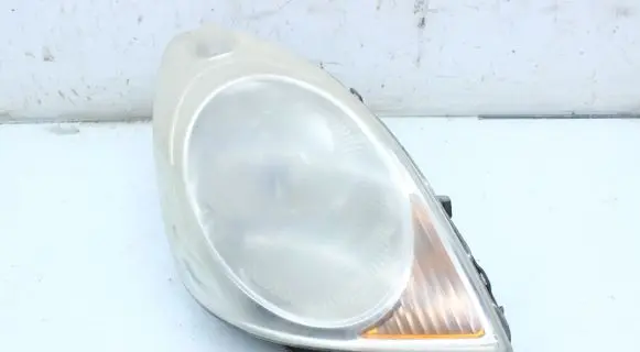 Nissan Note (E11) Headlight/headlamp 260109U100