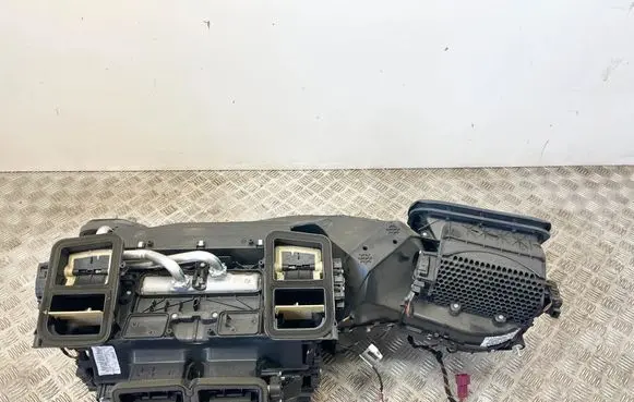 Mercedes-Benz SL R231 Interior heater climate box assembly 2318300260 A2318300260