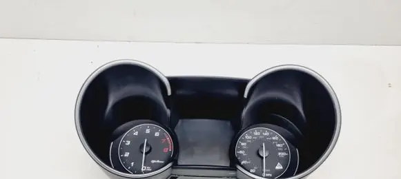 Alfa Romeo Giulia Speedometer (instrument cluster) 50554639 50549180