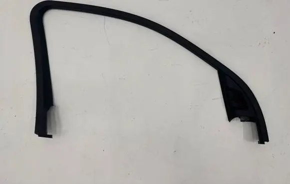 Mercedes-Benz GLE W167 Front door glass trim molding BR167