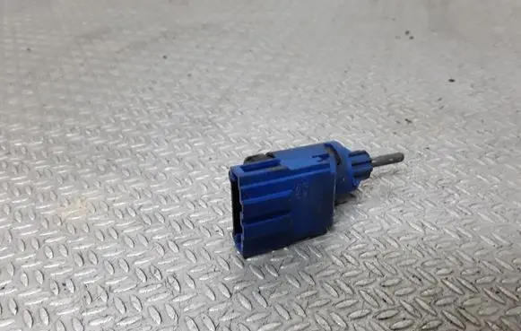 Volkswagen PASSAT B5.5 Brake pedal sensor switch 1J0927189E