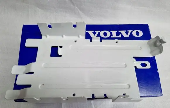 Volvo XC70 Fender mounting bracket 31260826