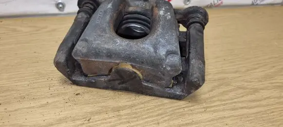 BMW 1 E81 E87 Front brake caliper 5422