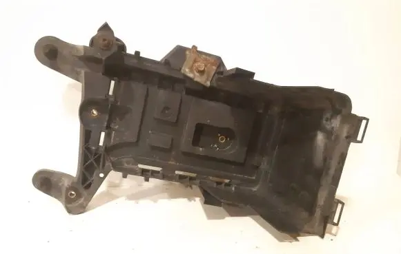 Volkswagen PASSAT B6 Battery box tray 1K0915333C