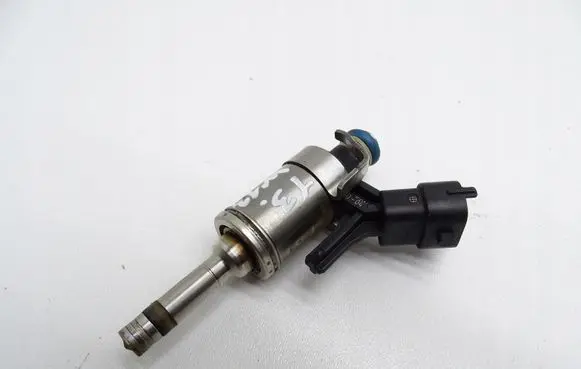 BMW 1 F20 F21 Fuel injector 7591623