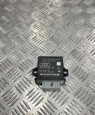 Audi A4 S4 B8 8K Light module LCM 8K590735700