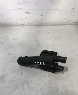 Audi A4 S4 B7 8E 8H Engine coolant pipe/hose 038121132G