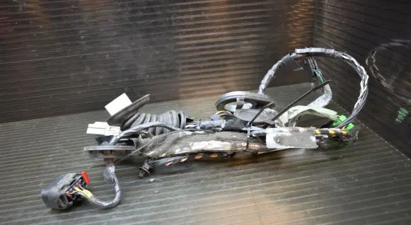 Volvo V50 Front door wiring loom 8697655A