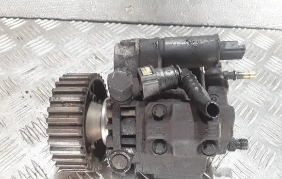 Ford Fiesta Fuel injection high pressure pump 9651590880 FTP619810F