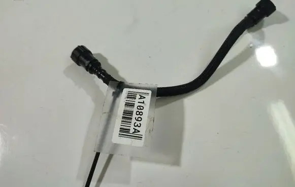 Mazda 5 Fuel line pipe 