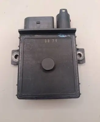 Mercedes-Benz E W212 Glow plug pre-heat relay A6421533879 0522140208 1000459518