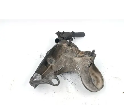 Audi A4 S4 B5 8D Engine mounting bracket 4B0199352B