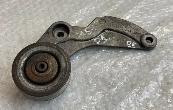 BMW 5 E39 Generator/alternator bracket 11282248561 2248561