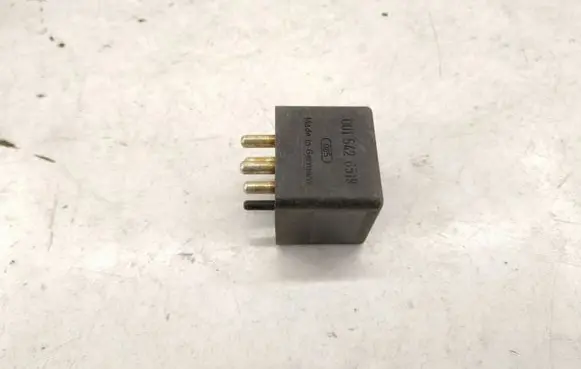 Mercedes-Benz C W202 Cruise control relay A0015426519 0015426519