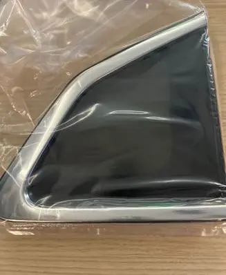 Nissan Qashqai Rear side window 833124EA1A