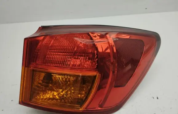Lexus IS 220D-250-350 Rear/tail lights