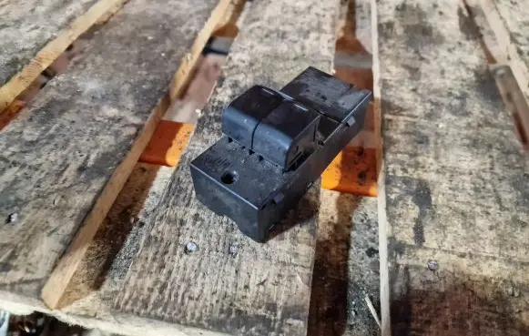 Nissan Micra Electric window control switch