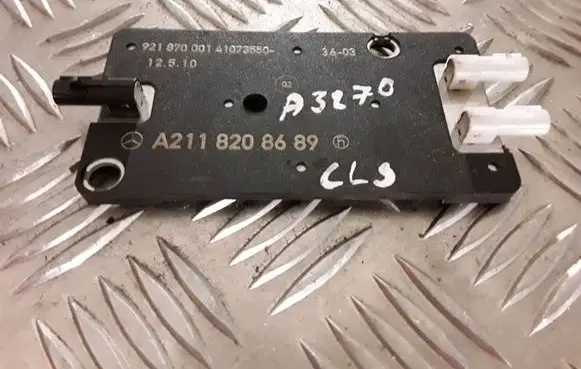 Mercedes-Benz CLS C219 Aerial antenna amplifier A2118208689 921870001