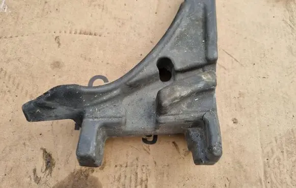 Peugeot Partner Wiper trim 9681316580