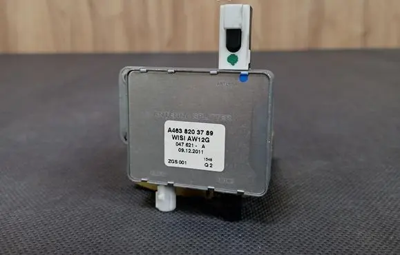 Mercedes-Benz B W246 W242 Aerial antenna amplifier 4638203789 A4638203789