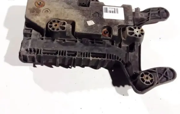 Battery bracket