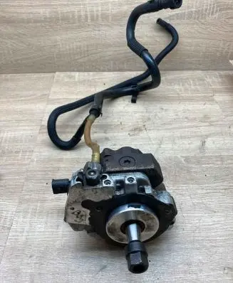 BMW 3 E90 E91 Fuel injection high pressure pump 7798333 0445010146 7797541