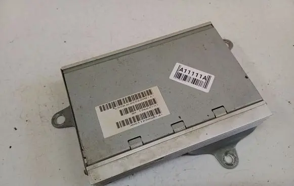 Dodge Caliber Sound amplifier 04672377A