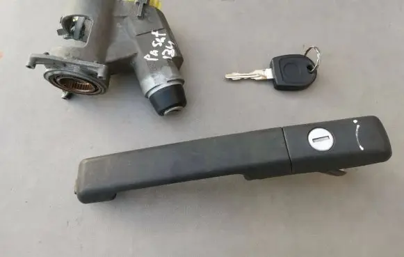 Volkswagen PASSAT B3 Ignition lock 357905851D VWLK101 KLS92
