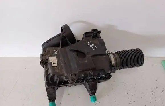Mercedes-Benz A W177 Air filter box A2820903800