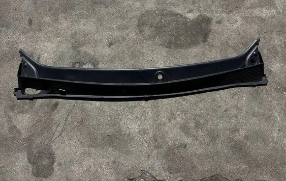 Dacia Sandero II Wiper trim 668113105R MP7024