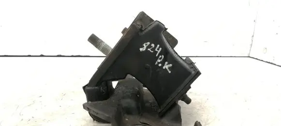Nissan Pathfinder R51 Engine mount bracket