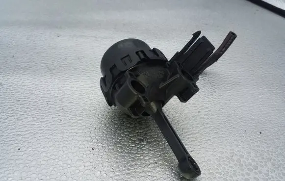 Volkswagen Tiguan Other engine bay part 1019886S 1019886S01