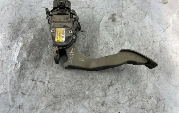 Ford Fusion Accelerator throttle pedal 6PV00856702 4S619F836AA