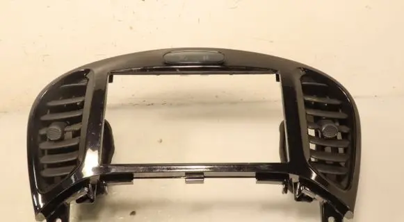 Nissan Juke I F15 Dashboard air vent grill cover trim 