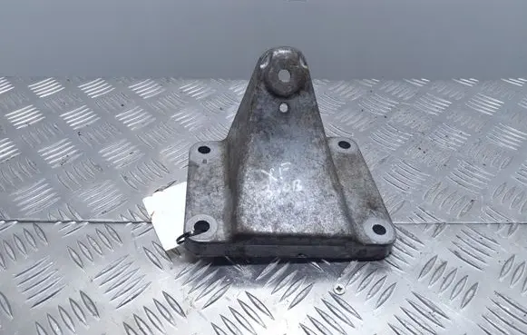 Jaguar XF X260 Engine mounting bracket 8W836061AB