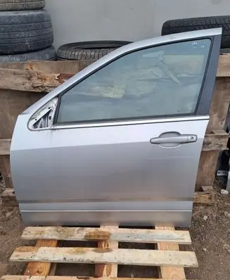 Cadillac SRX Front door