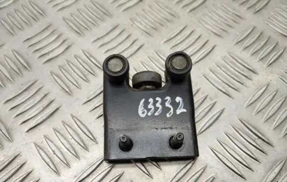 Chrysler Pacifica Sliding door middle roller runner 