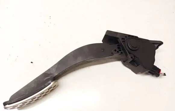 Opel Insignia B Accelerator throttle pedal 84657612 545334844