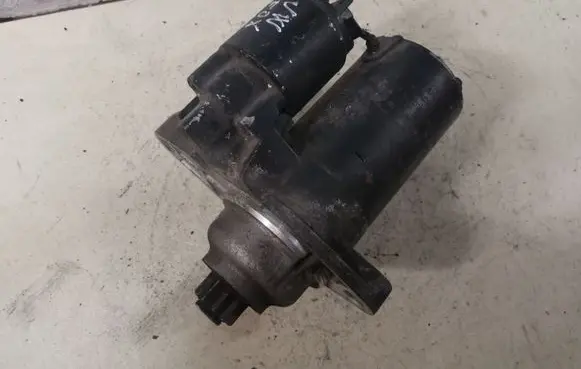 Volkswagen Fox Starter motor 0001121016 02T911023E