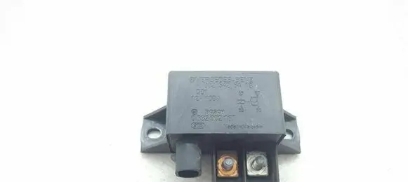 Mercedes-Benz CLS C219 Other relay A0025426419 0332002167