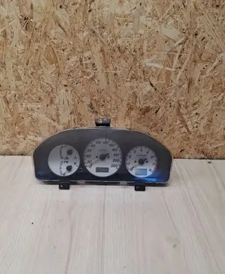 Mazda Premacy Speedometer (instrument cluster) CB84A